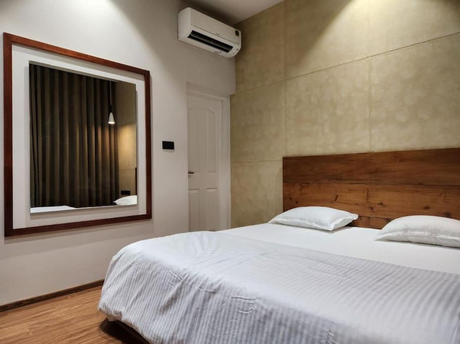 Gulzar 2Bhk Service Apartment, 坎努尔 外观 照片